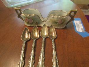 lot 368 image: spoon holders and qty 6 Holmes & Edwards XIV
