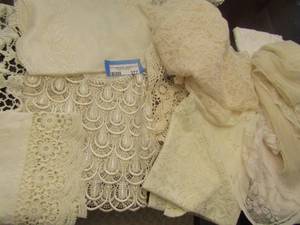 lot 377 image: table runners, table clothes