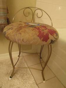 lot 381 image: vanity stool has padded seat height is - 22