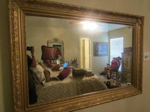 lot 31 image: 56x38 gold framed wall mirror