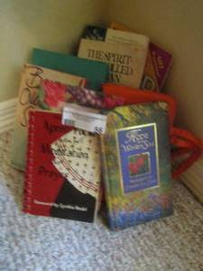 lot 56 image: book lot - hope for a womens soul, gods gifts for mothers, meet it with faith and more