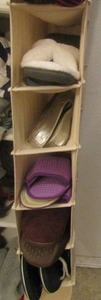 lot 78 image: 10 slot hanging show holder with house shoes and slippers