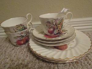 lot 145 image: fine english China Staffordshire collection 3 cups,3 saucers 3 dinner plates