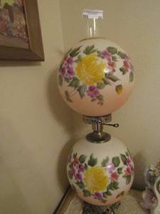 lot 22 image: Victorian style double globe lamp 30 tall