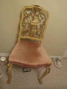 lot 27 image: Side chair for a room has pink padded seat