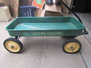 lot 23 image: JOHN DEERE WAGON