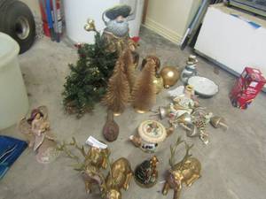 lot 507 image: Christmas lot mantle dcor and more