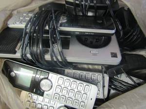 lot 394 image: set of 4 at&t cordless house phones