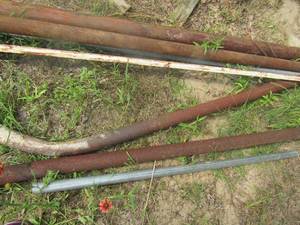lot 871 image: various pieces of piping