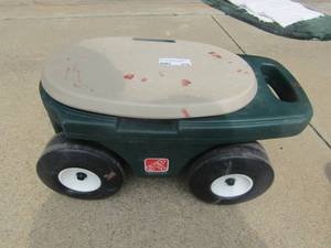 lot 276 image: rolling garden tool holder
