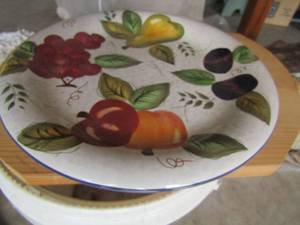 lot 284 image: home made bird feeder  PLATE ON BLUE WINE BOTTLE   W bucket