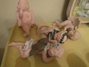 lot 270 image: 4 pink angel one was broke but glued back together qty 4