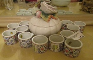 lot 264 image: FITZ and Floyd covered canister and 12 ring napkin holders