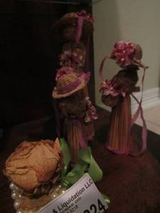lot 224 image: 3 handmade wicker women and 2 kids, pearl bracelet with real flower on top