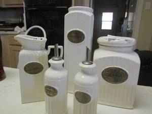 lot 166 image: Vintage oil- vinegar- spaghetti- pasta- water canisters qty 5