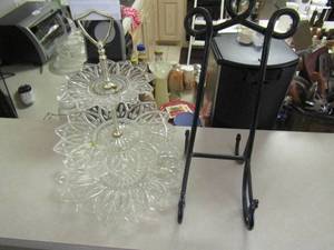 lot 170 image: 3 tier glass cup cake holder, home dcor metal stand