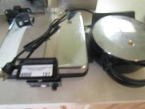 lot 191 image: Belgian waffle maker and black and decker waffle maker
