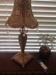 lot 212 image: Decorative glass tree, fabric side lamp with shade