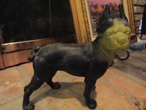 lot 214 image: solid cast iron dog statue 9x9