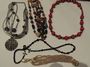 lot 590 image: small bead necklace , bronze and silver necklace, golden pearl necklace, with pearl drop multi color bead necklace