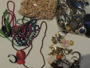 lot 586 image: random earrings, buttons, faux jewels, and more