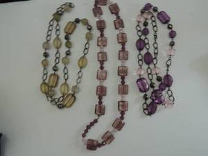 lot 558 image: 3 stone necklaces