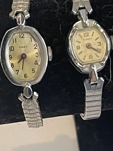 lot 517 image: 2 LADIES WATCHES - TIMEX