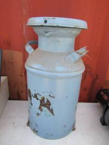lot 54 image: 20 11D baby blue double handled jug