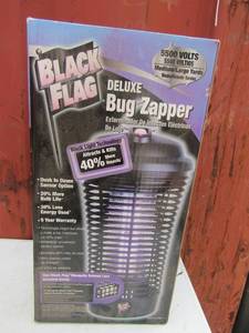lot 65 image: Black flag deluxe bug zapper 5500 volts, NIB