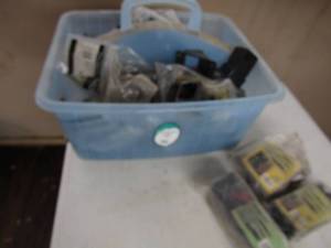 lot 107 image: Blue hand tote full of stair way brackets new, qty over 10