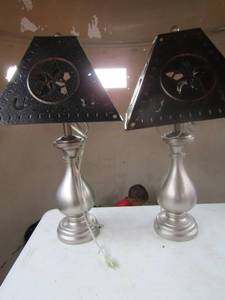 lot 119 image: 26 side lamps with horse shoe square lamp shades, qty 2 very nice
