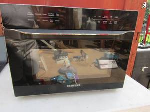 lot 149 image: Samsung convectional oven Microwave-- New