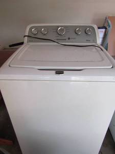 lot 229 image: Maytag washer unknown working condition