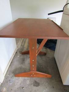 lot 230 image: 30x36x24 table wooden