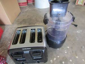 lot 236 image: Hamilton beach shredderchopper Hamilton beach 4 piece toaster