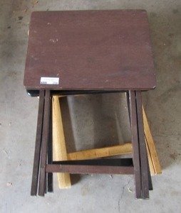 lot 256 image: 4 wooden table trays 2 brown, 1 dark brown and 1 black qty 4