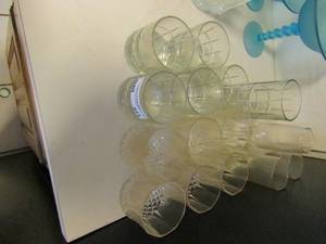 lot 271 image: large lot of drinking glasses