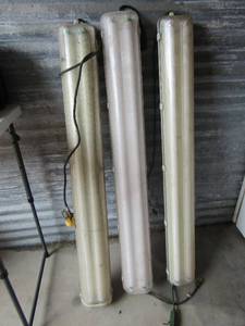 lot 295 image: 3 florescent lights with cords unknown working condition qty 3