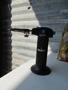 lot 302 image: BernzOmatic torch lighter used butane