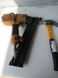 lot 308 image: Stanley Bostitch nail gun, Husky hammer