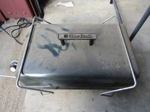 lot 324 image: Char-Broil propane cooker for camping and such