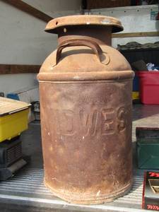 lot 336 image: 23 vintage metal container
