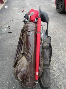 lot 371 image: Small childrens gulf club set with bag, Adult golf bag and clubs both in used condition sets are not complete