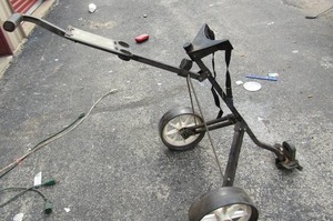 lot 380 image: Golf bag rolling cart