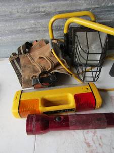 lot 27 image: Emergency roadside flash light, hand held flash light, work shop yellow light, construction waste tool belt