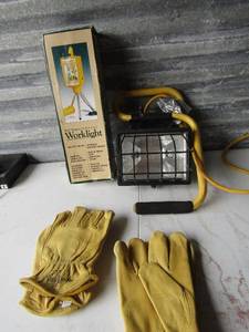lot 23 image: Rough ridge Kevlar work gloves leather qty 2 pair medium-- multi purpose 12 volt 4 in 1 work shop light, workshop yellow light