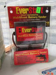 lot 395 image: Ever start fully automatic wall mount battery tender 12 volt NIP