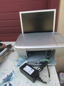 lot 424 image: Hp psc 1610 all in one printer scanner copier-- HP vs17E computer screen with no plug