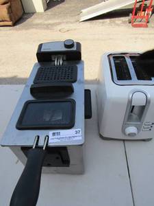 lot 37 image: Black and decker white toaster used, chef style deep fryer with plug and basket used