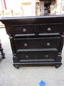 lot 5 image: TOMMY BAHAMA 33X34X19 3 DRAWER WOODEN NIGHT STAND